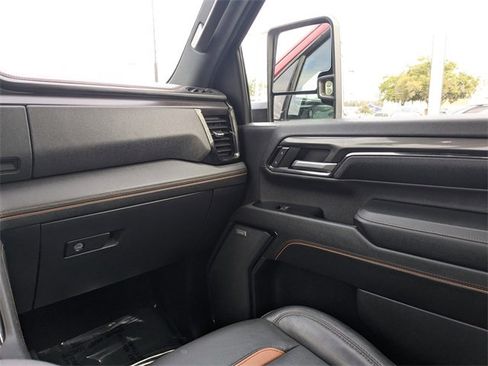 Used 2024 GMC Sierra 2500 AT4 w/ AT4 Preferred Package image 18