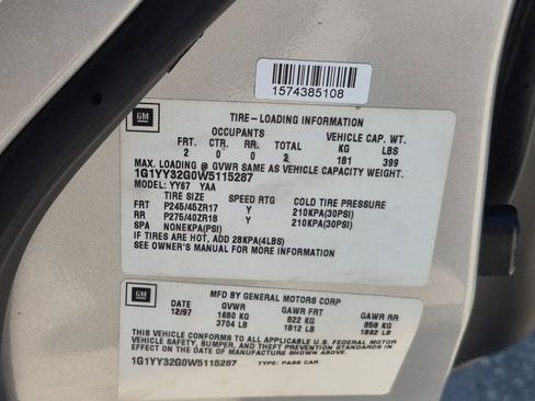Used 1998 Chevrolet Corvette Convertible w/ Memory Pkg RWD image 18