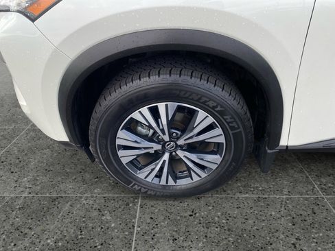 Used 2021 Nissan Rogue SV FWD image 14