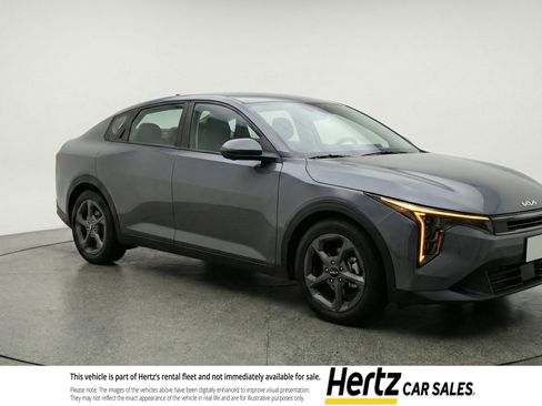 Used 2025 Kia K4 LXS FWD image 1