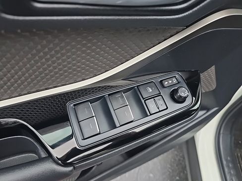 Certified 2021 Toyota C-HR Limited image 18