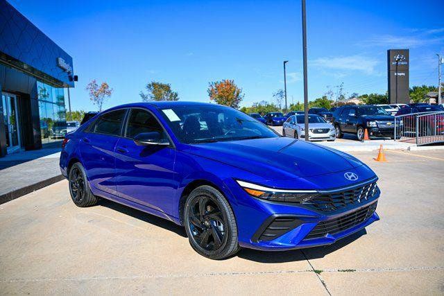 New 2026 Hyundai Elantra SEL w/ Cargo Package FWD image 7