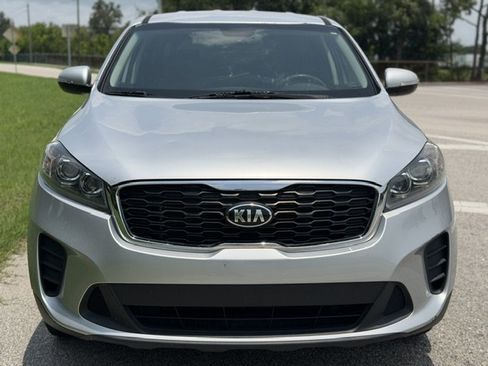 Used 2019 Kia Sorento FWD image 8
