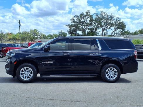 Used 2022 Chevrolet Suburban LT RWD image 4