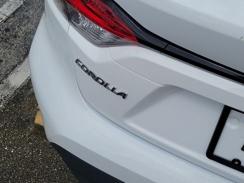Used 2025 Toyota Corolla LE FWD image 6