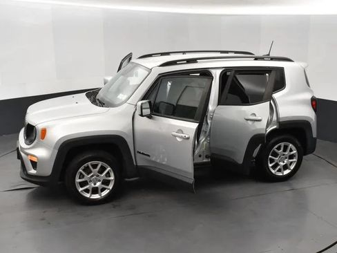 Used 2021 Jeep Renegade Latitude w/ Convenience Group AWD/4WD image 7