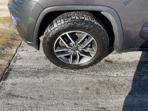 Used 2020 Jeep Grand Cherokee Limited image 9