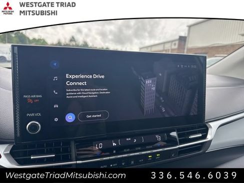 Used 2025 Toyota Sienna XLE FWD image 15