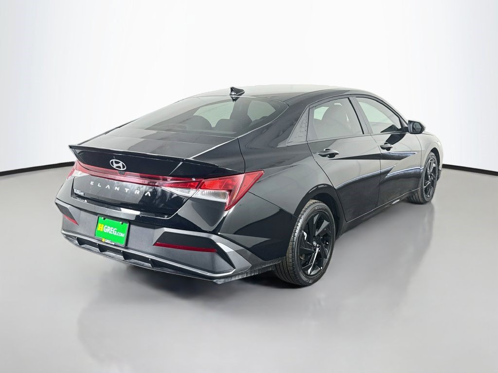 Used 2026 Hyundai Elantra Sport w/ Cargo Package FWD image 10