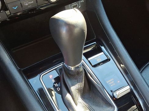 Used 2024 Jeep Compass Latitude image 14