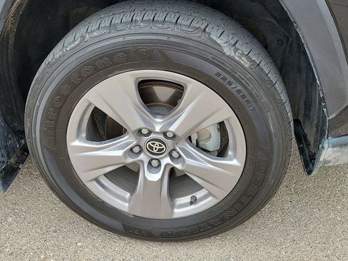 Used 2025 Toyota RAV4 XLE w/ Convenience Package FWD image 7