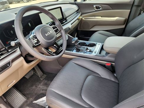 New 2026 Kia Carnival SX image 8
