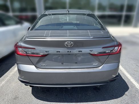 Used 2025 Toyota Camry SE FWD image 5