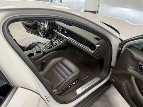 Used 2018 Porsche Panamera 4 w/ Premium Package Plus AWD/4WD image 42