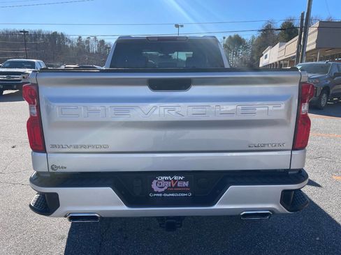 Used 2019 Chevrolet Silverado 1500 Custom w/ Custom Value Package image 11