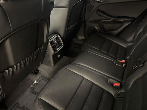 Used 2024 Porsche Macan GTS image 11