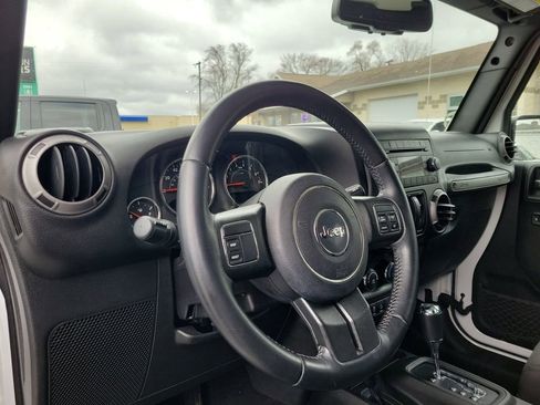 Used 2017 Jeep Wrangler Sport w/ Quick Order Package 24S AWD/4WD image 13