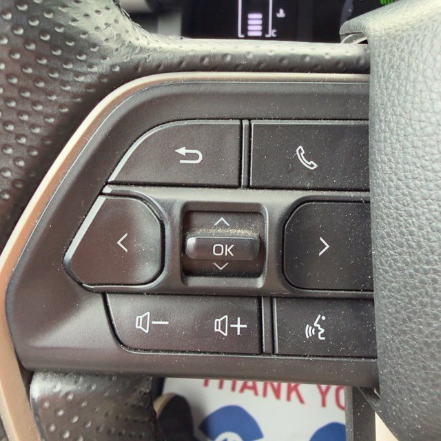 Used 2025 Toyota 4Runner SR5 AWD/4WD image 24