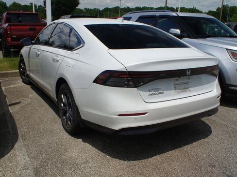 Used 2023 Honda Accord EX image 5