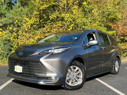 Used 2023 Toyota Sienna XLE