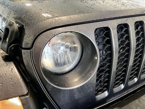 Used 2021 Jeep Gladiator Sport AWD/4WD image 32