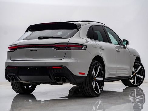 Certified 2026 Porsche Macan AWD/4WD image 11