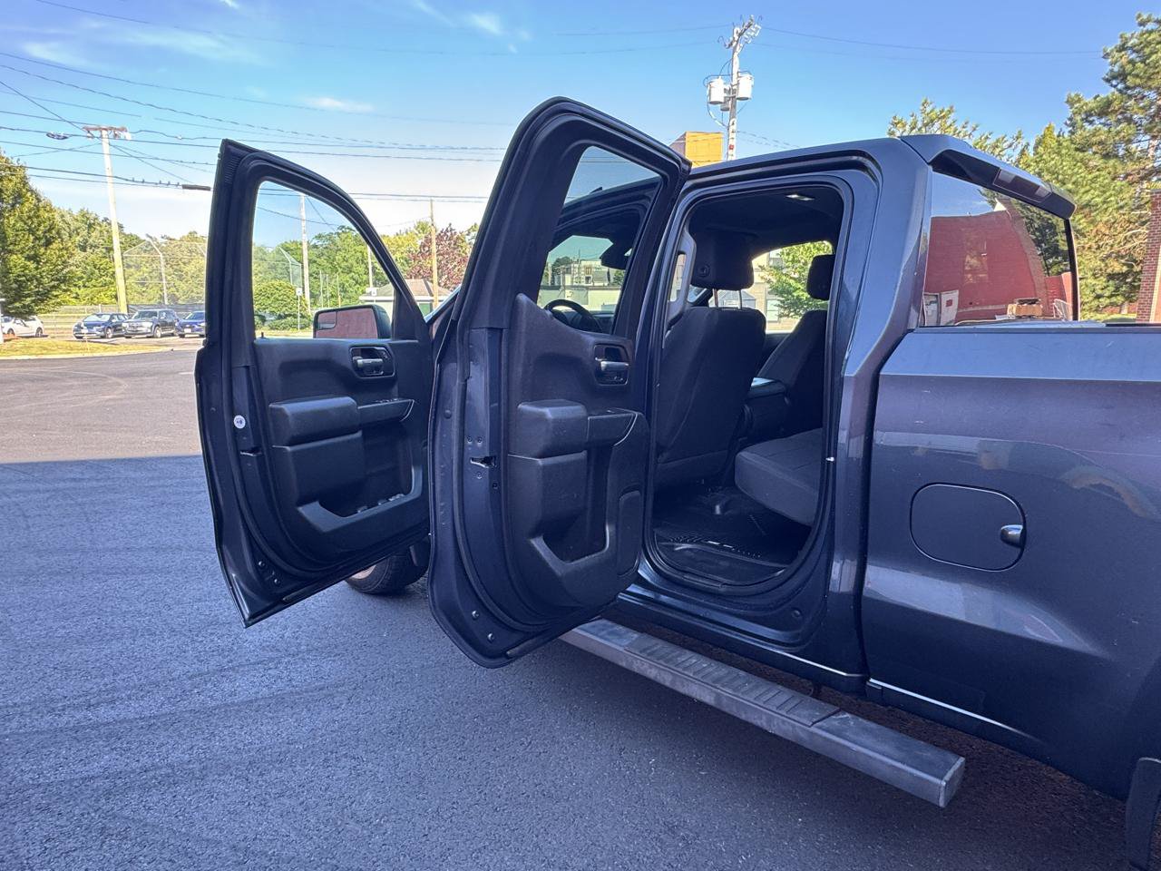 Used 2020 Chevrolet Silverado 1500 Custom w/ Custom Value Package AWD/4WD image 15