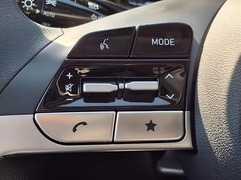 New 2025 Hyundai Elantra SE image 22