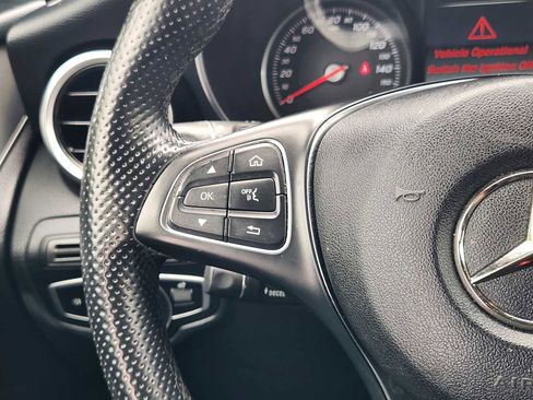 Used 2019 Mercedes-Benz GLC 350e 4MATIC image 27