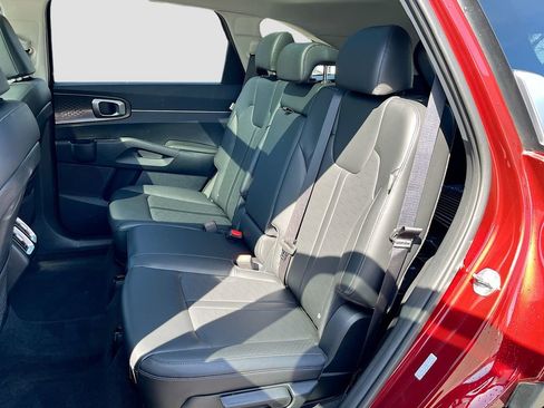 Certified 2025 Kia Sorento S w/ Panoramic Sunroof Package FWD image 33