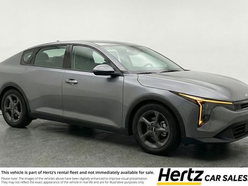 Used 2025 Kia K4 LXS image 1