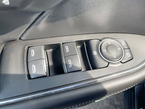 Used 2024 Buick Envision Avenir image 41