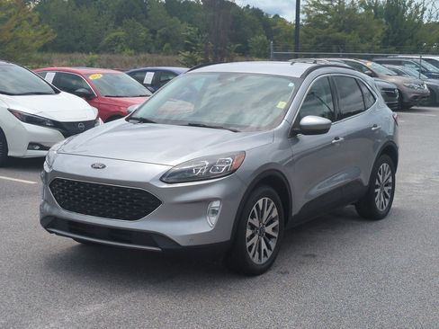 Used 2022 Ford Escape Titanium w/ Class II Trailer Tow Package AWD/4WD image 8