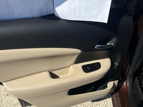 Used 2012 Chrysler 200 Limited FWD image 15