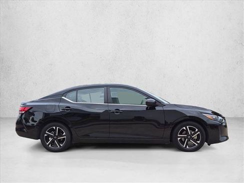 Used 2024 Nissan Sentra SV FWD image 4