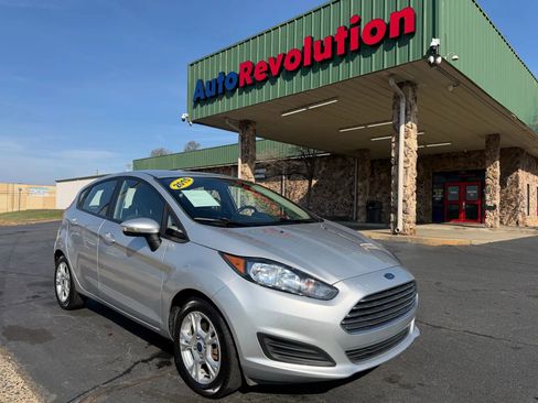 Used 2015 Ford Fiesta SE w/ Comfort Package image 1