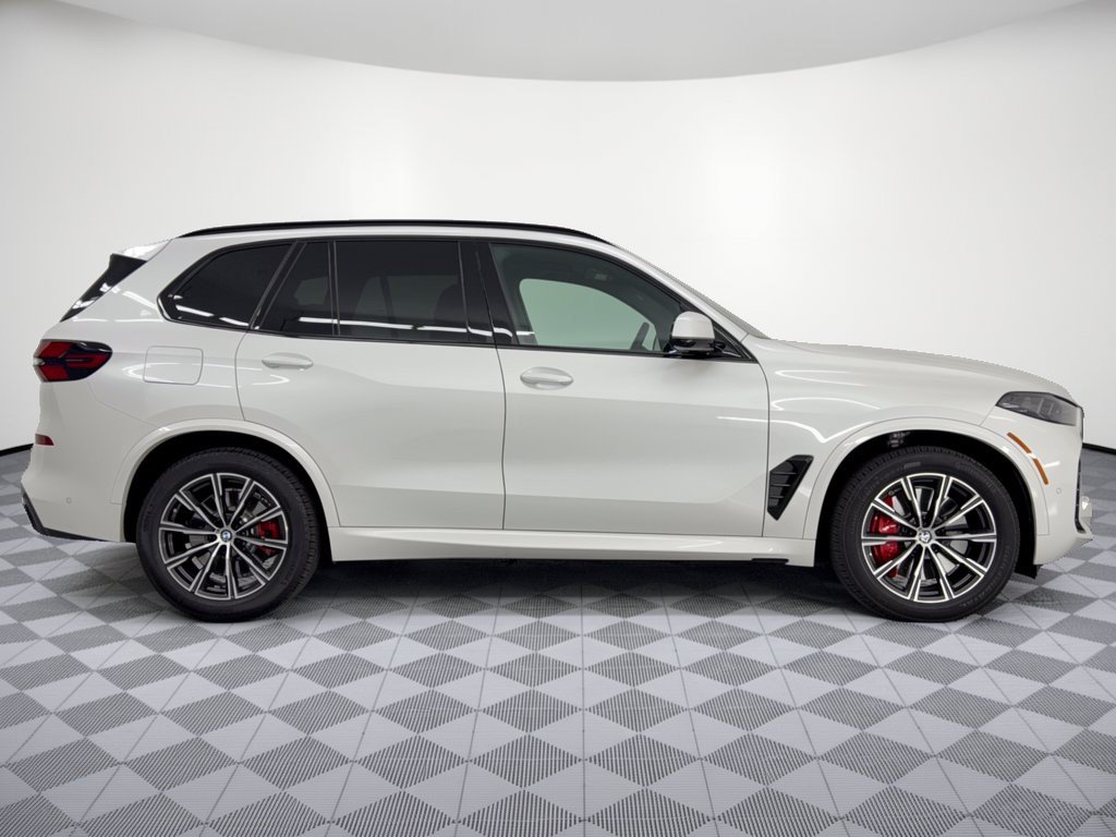 Used 2026 BMW X5 xDrive50e w/ M Sport Package AWD/4WD image 8