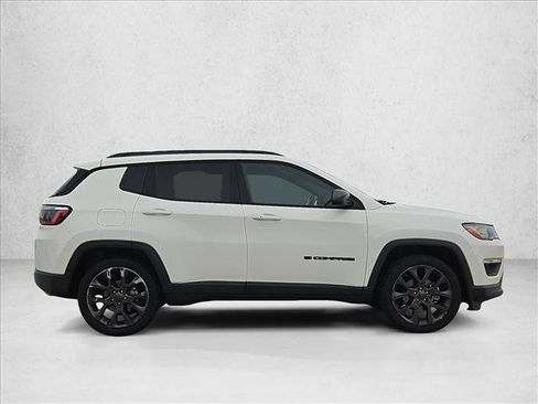 Used 2021 Jeep Compass Latitude FWD image 4