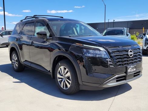 New 2026 Nissan Pathfinder SL AWD/4WD image 4