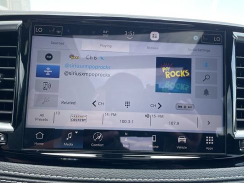 Used 2026 Chrysler Pacifica Limited FWD image 16