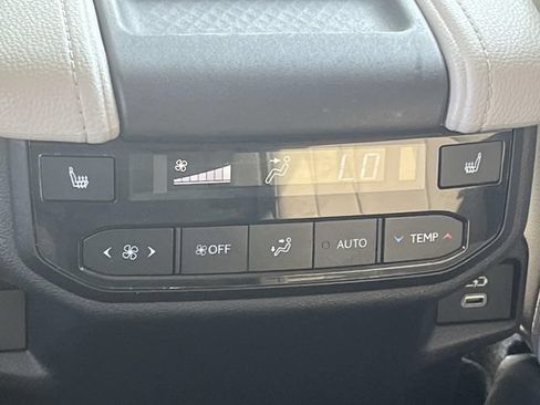 Used 2025 Toyota Grand Highlander AWD Hybrid image 18