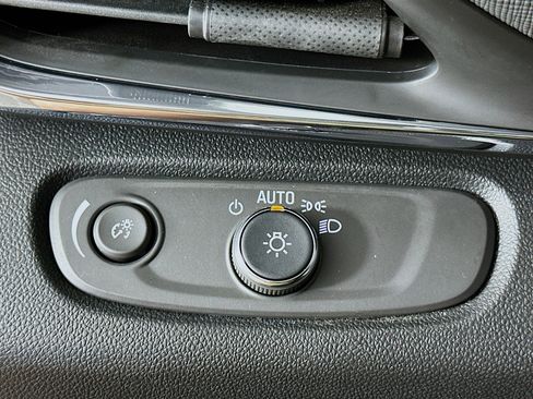 Used 2025 Buick Envista Preferred w/ Convenience I Package FWD image 17