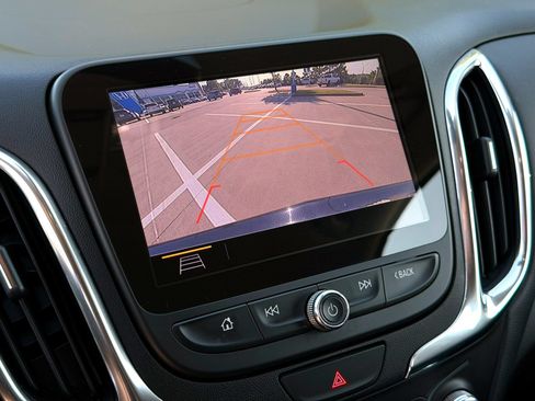Used 2020 Chevrolet Equinox LT w/ Midnight Edition FWD image 17