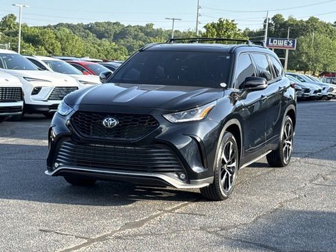 Used 2022 Toyota Highlander XSE FWD image 15