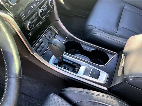 Used 2022 Subaru Ascent Limited w/ Technology Package image 15