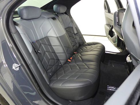 Used 2023 BMW 740i w/ Parking Assistance Package image 20