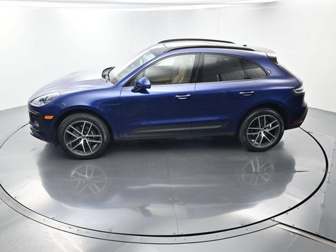 Certified 2025 Porsche Macan AWD/4WD image 35