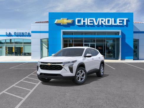 New 2026 Chevrolet Trax LS w/ LS Convenience Package FWD image 8