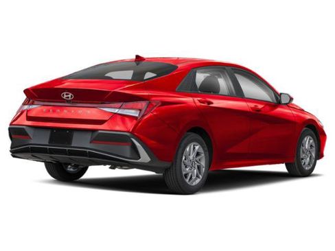 Certified 2024 Hyundai Elantra SEL w/ Convenience Package FWD image 2