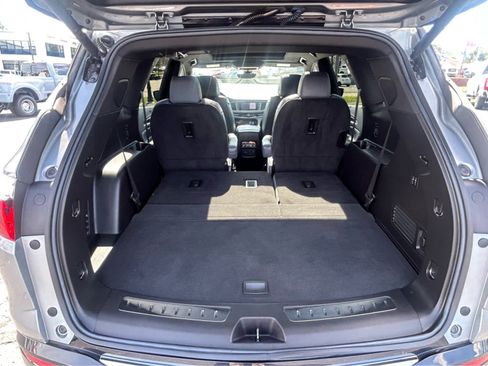 Used 2023 Buick Enclave Premium w/ Experience Buick Package FWD image 7